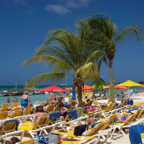 The villa is a slice of paradise in beautiful Aruba, with both a main and guest house. . Moomba beach